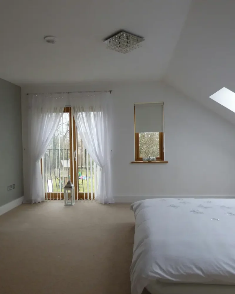 Pose d'une moquette dans une chambre au Havre